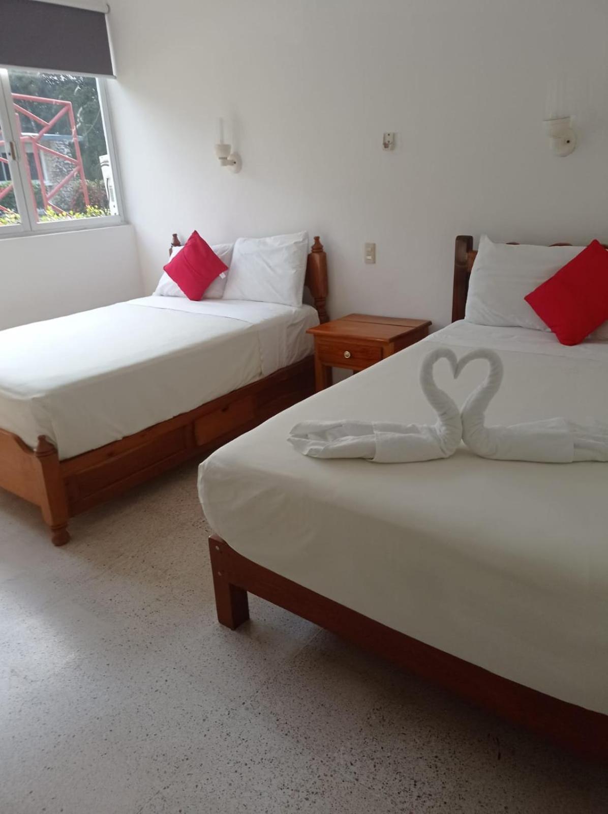 Hotel Los Leones ปาเลงเก ภายนอก รูปภาพ